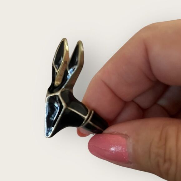 Black enamel bunny ring adjustable size - Picture 5 of 7